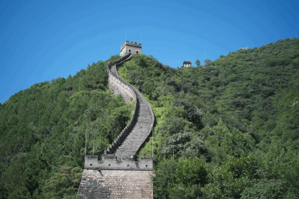 Summer Magic at Juyongguan: Great Wall’s Lush Green Escape 🌿🏯 Summer Magic at Juyongguan: Great Wall’s Lush Green Escape 🌿🏯