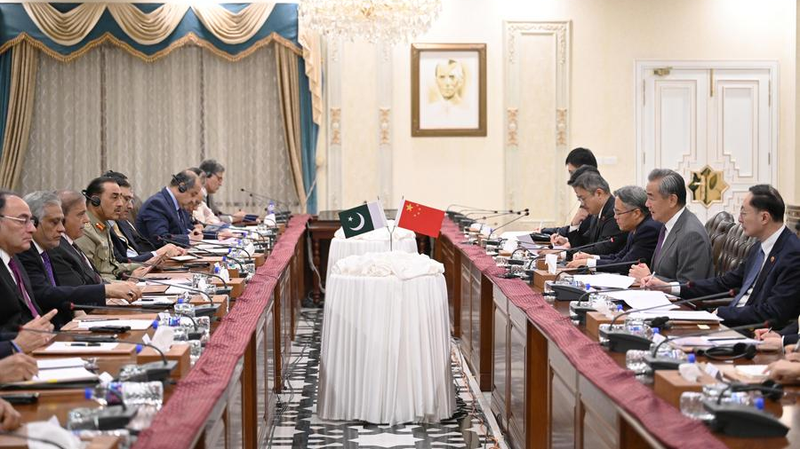 D0RLSLHHFX3A0M31PPMI - 🌍NewspaperAmigo – Your Global News Buddy 🗞️ China & Pakistan Boost Ties with CPEC 2.0 🌏✨