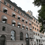 D1F4AI7FXVENR3CBKQNU - 🌍NewspaperAmigo – Your Global News Buddy 🗞️ U.S. & China Extend Tariff Truce: A Win for Global Trade? 🌏💼