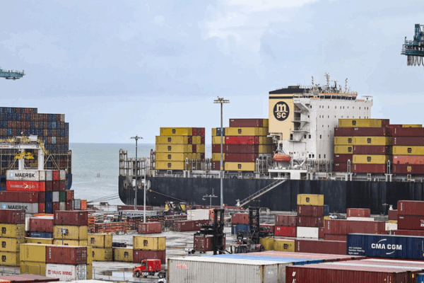 U.S. Tariffs Hit Historic Highs: Global Trade in Turmoil ๐๐ธ U.S. Tariffs Hit Historic Highs: Global Trade in Turmoil ๐๐ธ