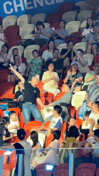 Elderly Duo Dazzles at World Games with Surprise Dance Performance 💃🕺 video poster