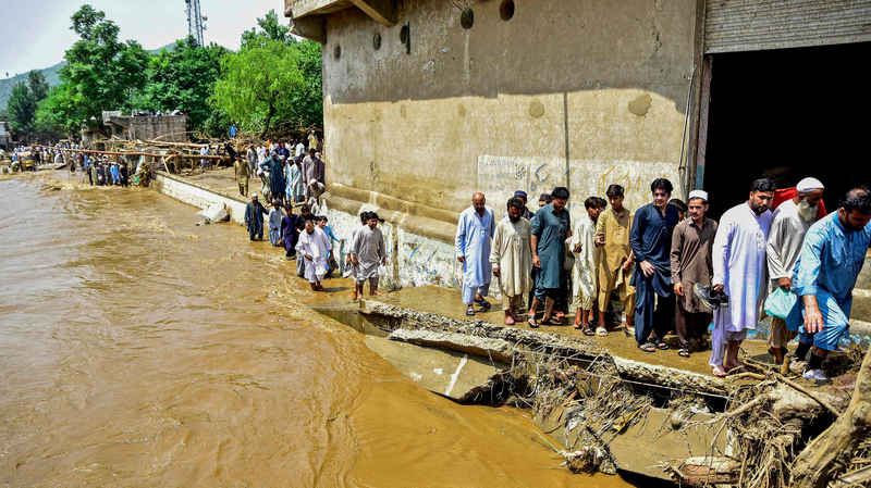Torrential Rains Claim Over 300 Lives in Pakistan 🌧️💔