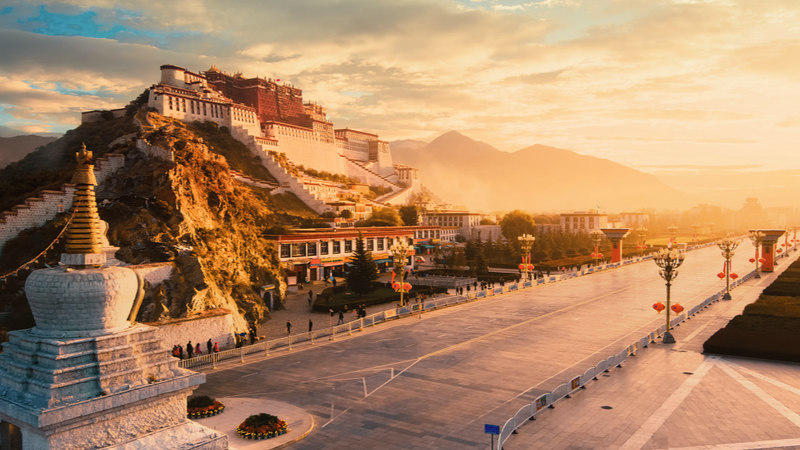 E36DRD0FI05V4K7LQ763 - 🌍NewspaperAmigo – Your Global News Buddy 🗞️ Xizang’s Economic Boom: Poverty Alleviation & Growth in Focus 🌄📈