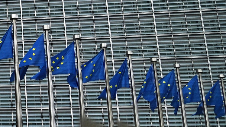 HC0IGGZUE3S0CI5SS5BP - 🌍NewspaperAmigo – Your Global News Buddy 🗞️ Europe Pushes for Zelenskyy-Trump-Putin Summit Amid Ukraine Talks 🌍✌️