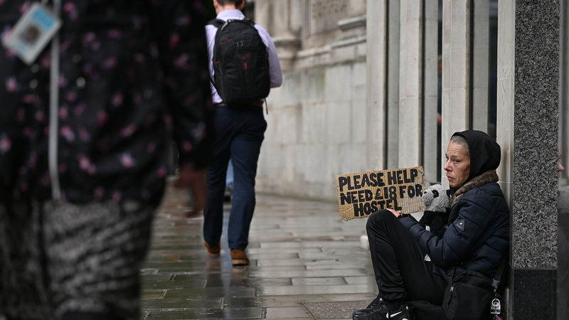 HME6OAUKO9ZI4HPQ73TQ - 🌍NewspaperAmigo – Your Global News Buddy 🗞️ UK Job Market Cools as Unemployment Hits 4-Year High 🏦📉