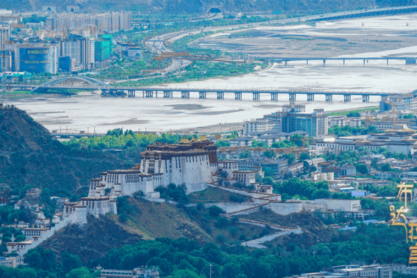 Potala Palace: A Timeless Jewel of Xizang’s Cultural Legacy 🏔️✨ Potala Palace: A Timeless Jewel of Xizang’s Cultural Legacy 🏔️✨