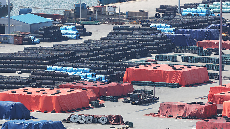 US Tariffs Hit Consumers: Prices Soar as Trade Policies Tighten 🛑💸