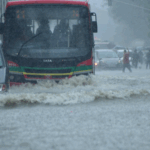 I9QGE91G6OHJ01PW8E4O - 🌍NewspaperAmigo – Your Global News Buddy 🗞️ Mumbai Monsoons Turn Dangerous: Red Alert as Rains Flood City 🌧️🚨