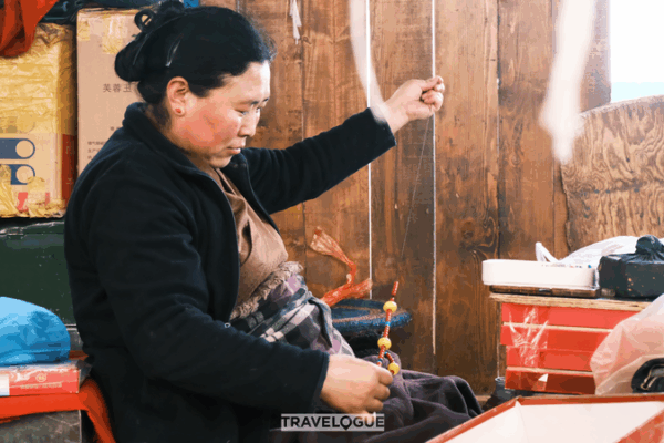 Shigatse’s Pedestrian Street: Where Tradition Meets Modern Buzz 🛍️✨ Shigatse’s Pedestrian Street: Where Tradition Meets Modern Buzz 🛍️✨