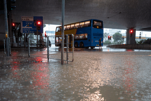 Hong Kong Skyline Glimmers After Typhoon Podul Passes 🌧️✨ Hong Kong Skyline Glimmers After Typhoon Podul Passes 🌧️✨ video poster