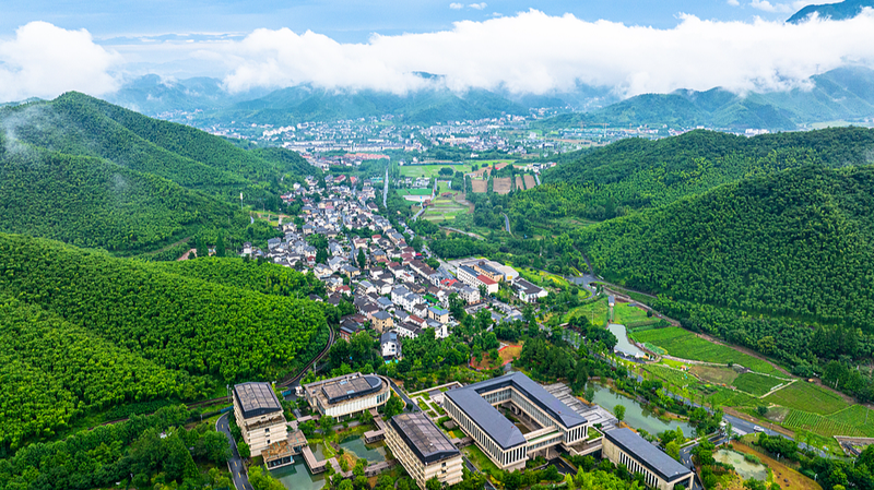 China’s ‘Two Mountains’ Philosophy Fuels Global Green Revolution 🌱🌏 China’s ‘Two Mountains’ Philosophy Fuels Global Green Revolution 🌱🌏