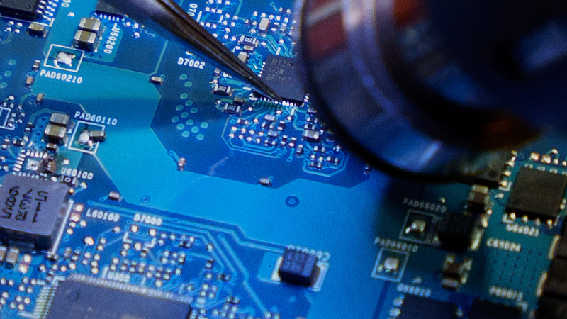 JYKZ7U8QF1629097M5S0 - 🌍NewspaperAmigo – Your Global News Buddy 🗞️ U.S. Chip Security Act Sparks Global Tech Tensions 🚨💻