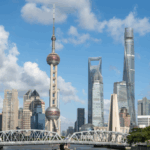 JYYQDOCUHES58GRGQ42C - 🌍NewspaperAmigo – Your Global News Buddy 🗞️ Global Giants Bet Big on China’s Green Tech Boom 🌱🚀