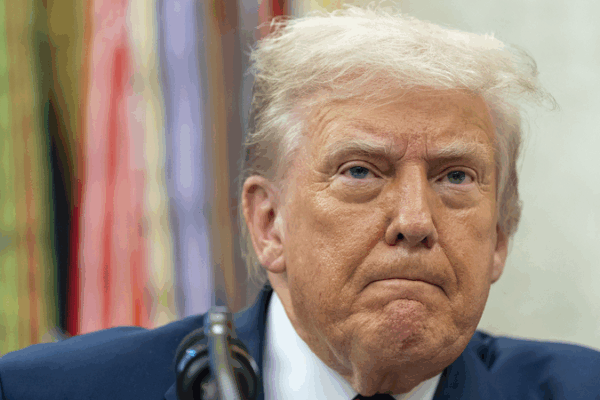 Trump’s 100% Chip Tariff Plan Sparks Confusion & Market Shifts ๐ป๐ Trump's 100% Chip Tariff Plan Sparks Confusion & Market Shifts ๐ป๐
