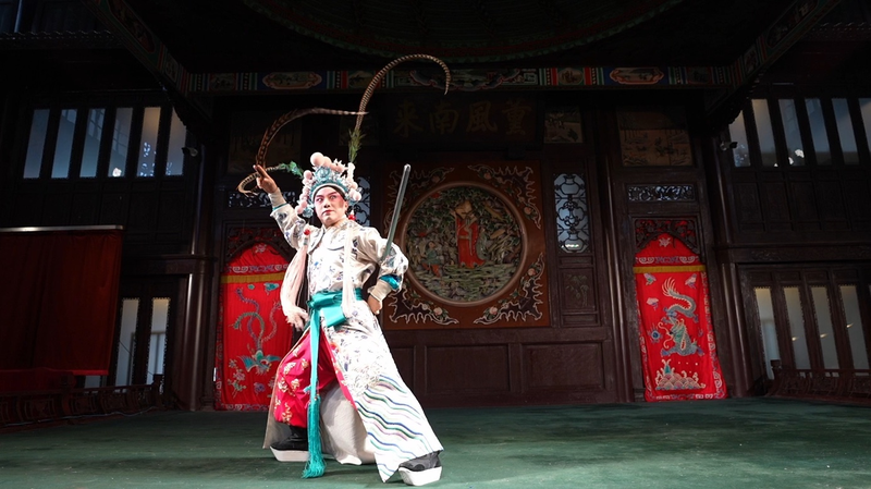 Zhou Yu’s Sword Dance Revives Peking Opera Elegance 🎭⚔️ video poster