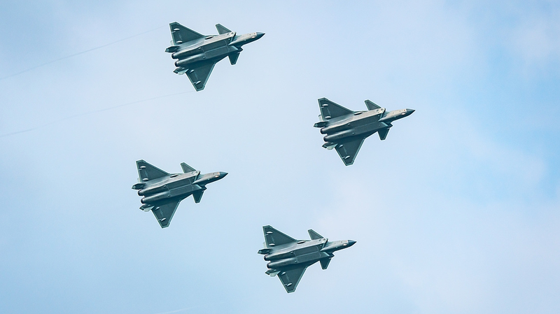 M1P0TNUB5GMLHDIN119K - 🌍NewspaperAmigo – Your Global News Buddy 🗞️ J-20 Stealth Fighters Debut at China Aviation Event ✈️🔥