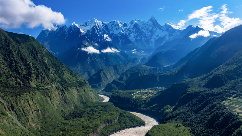 MMC4W3OAMM99HJQWZI7G - 🌍NewspaperAmigo – Your Global News Buddy 🗞️ 🌄 Live: Discover Namcha Barwa's Hidden Majesty in Xizang! video poster