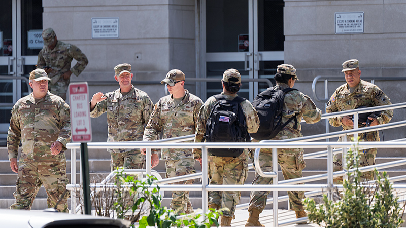 N0VACAVH65Z1PX1ZGF6Y - 🌍NewspaperAmigo – Your Global News Buddy 🗞️ National Guard Deployed in D.C. Amid Crime Data Debate 🚨