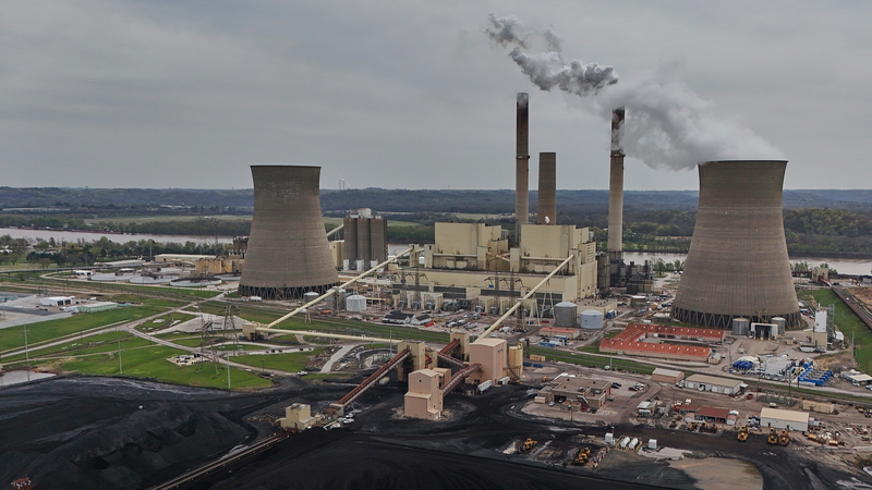 China Slashes Emissions as U.S. Coal Surge Reverses Climate Trends 🌍🔥 China Slashes Emissions as U.S. Coal Surge Reverses Climate Trends 🌍🔥