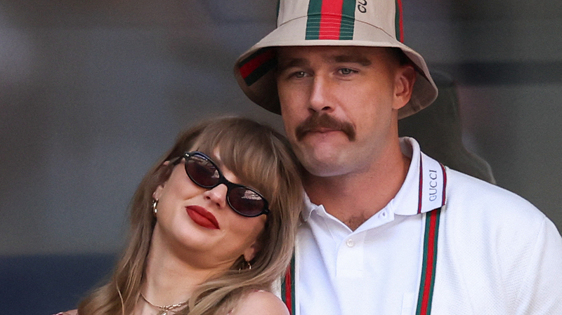 NS60MFK502DOGTF4V8L1 - 🌍NewspaperAmigo – Your Global News Buddy 🗞️ Taylor Swift & Travis Kelce Announce Engagement: Pop Meets NFL 💍🏈