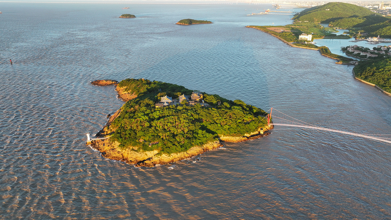 🌿 Dive into the Serene Beauty of Zhejiang's Minghu Lake Live! video poster