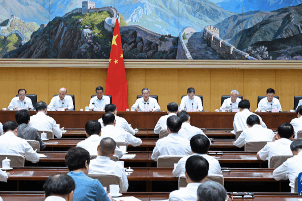 China’s Premier Pushes for Economic Growth & Innovation ππ China's Premier Pushes for Economic Growth & Innovation ππ