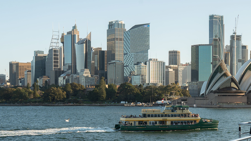 QPN5IUVSL7QF7621O5K4 - 🌍NewspaperAmigo – Your Global News Buddy 🗞️ 🇦🇺 Australia's Immigration Debate Heats Up as Thousands Rally, Gov't Condemns Neo-Nazi Ties 🌏✊