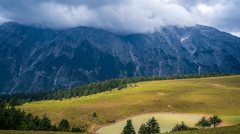 Yulong Snow Mountain: Yunnan’s Majestic Natural Wonder 🌄❄️ video poster