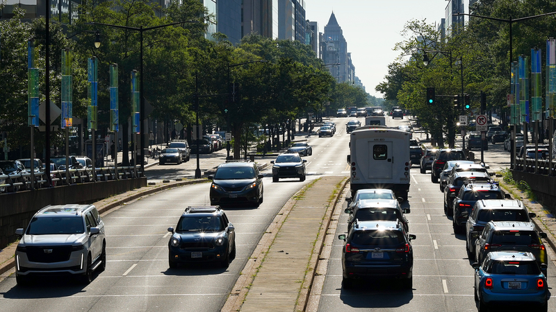 QVVCNFABX7X1Z259NH2H - 🌍NewspaperAmigo – Your Global News Buddy 🗞️ Poll: Majority of Americans Now Favor Cooperation with China 🌏🤝