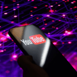 RSQTPF1EDMN1CLSFNRZC - 🌍NewspaperAmigo – Your Global News Buddy 🗞️ YouTube Tests AI Age Checks: Privacy vs. Safety Debate Heats Up 🎥🔍