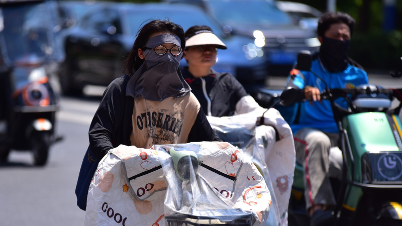 China's Scorching Sanfu Ends, But Summer Heat Still Sizzles 🔥🌏