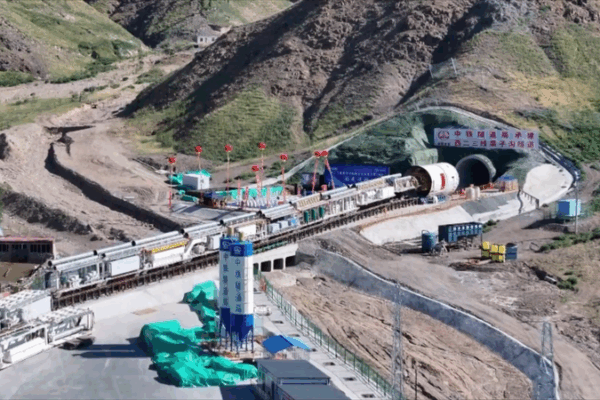 China’s Mega Gas Project Hits Major Milestone in Xinjiang 🚀⛰️ China’s Mega Gas Project Hits Major Milestone in Xinjiang 🚀⛰️