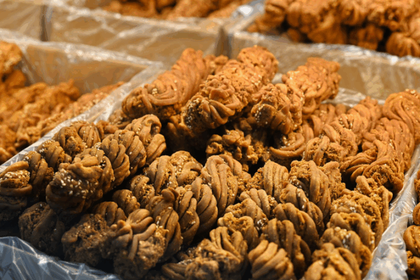 Tianjin’s Mahua: The Crispy Snack Stealing Hearts 🥨✨ Tianjin’s Mahua: The Crispy Snack Stealing Hearts 🥨✨