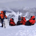 TYSO3VXB78L13LGIUK4O - 🌍NewspaperAmigo – Your Global News Buddy 🗞️ Glaciers Speak: Qinghai-Xizang Expedition Unlocks Climate Secrets ❄️🌏
