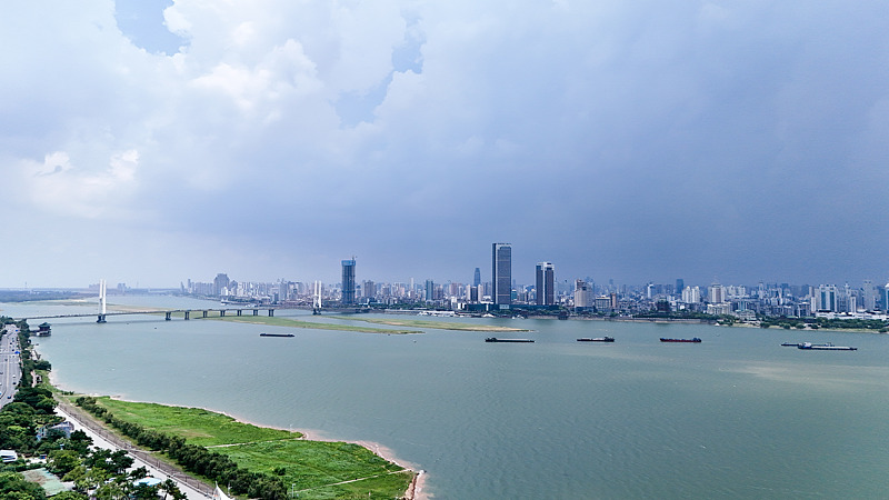 VX43JBCG1WO7BRVWPTCK - 🌍NewspaperAmigo – Your Global News Buddy 🗞️ Nanchang’s Qiushui Square Lights Up with Asia’s Second-Largest Fountain Show 🌊✨ video poster
