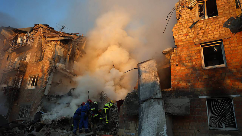 YBB1N6IAK3CVQGD17WNA - 🌍NewspaperAmigo – Your Global News Buddy 🗞️ Russia Launches Major Kyiv Attack as West Pledges Support 🌍💥