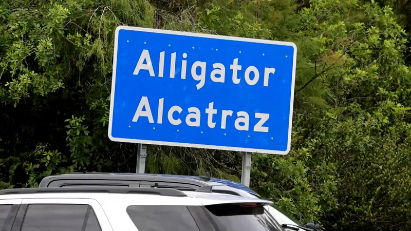 ZGOFJKNP1OYNALNDSJL1 - 🌍NewspaperAmigo – Your Global News Buddy 🗞️ Florida’s ‘Alligator Alcatraz’ Faces Shutdown After Court Ruling 🐊⚖️ video poster