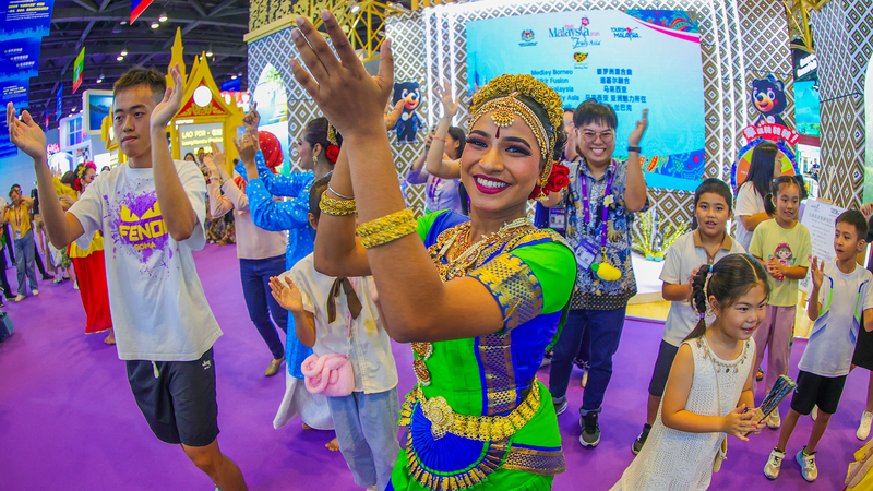 China & ASEAN Boost Ties at CAEXPO: AI & Trade in Focus 🌏🤝