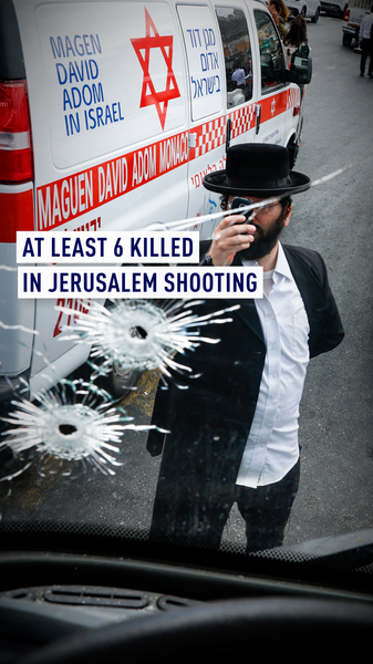 0J86G3VGZFTOJMENTEDJ - 🌍NewspaperAmigo – Your Global News Buddy 🗞️ 🚨 Jerusalem Bus Stop Attack Leaves 6 Dead; Ceasefire Talks Intensify 🕊️ video poster