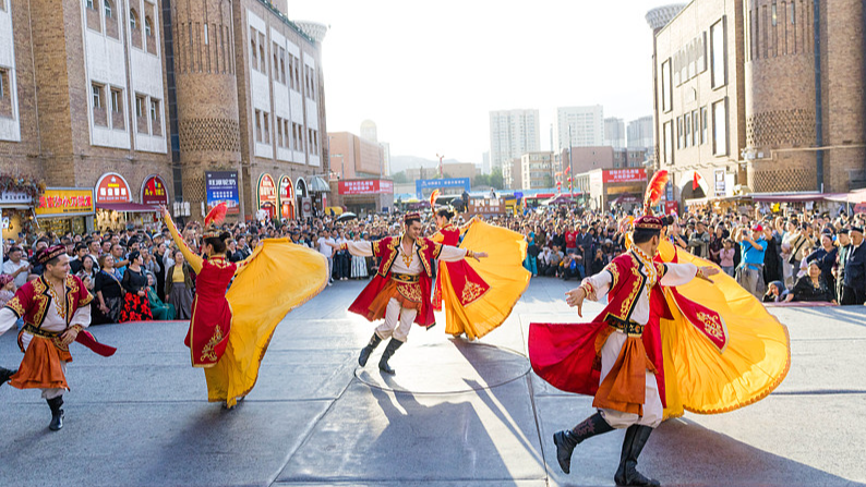 Xinjiang Thrives: White Paper Highlights Historic Growth 🌱📈