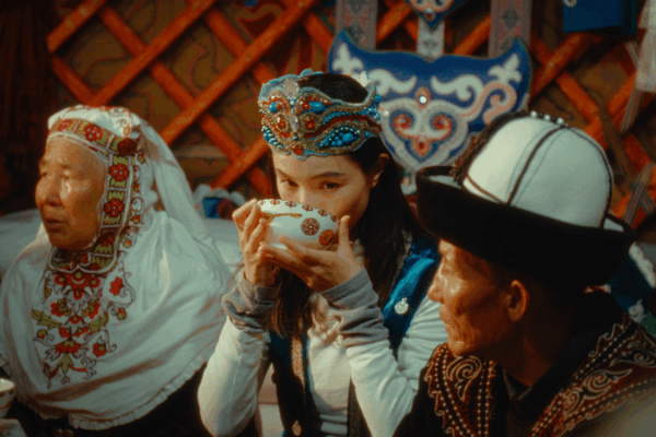 Snowy Peaks & Kazakh Feasts: A Xinjiang Wedding Celebration ❄️💒 Snowy Peaks & Kazakh Feasts: A Xinjiang Wedding Celebration ❄️💒
