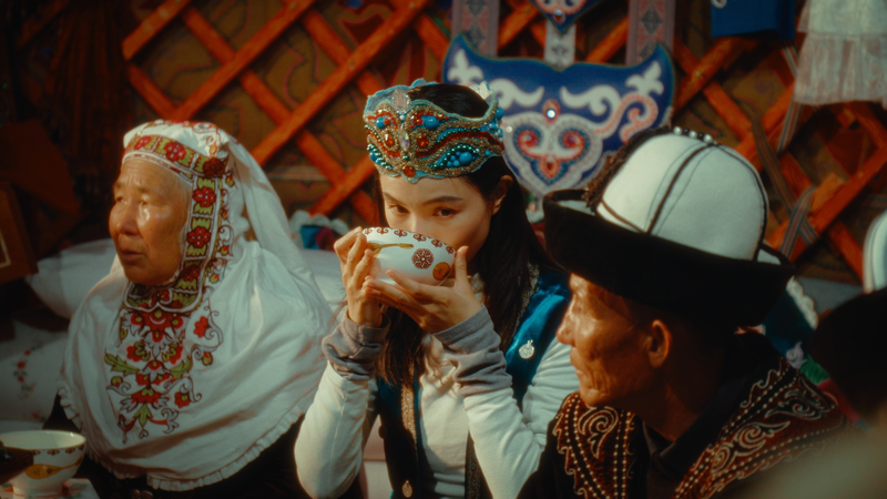 Snowy Peaks & Kazakh Feasts: A Xinjiang Wedding Celebration ❄️💒