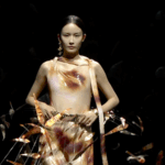 49WQ6FUTIZ23DTSISGTV - 🌍NewspaperAmigo – Your Global News Buddy 🗞️ China's Fashion Future: Tech Meets Tradition on the Runway 🎨🤖 video poster