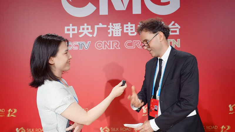 🎥 Polish Director Rafał Listopad: How Films Are ‘Born Three Times’ video poster