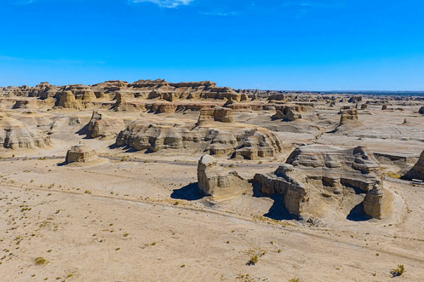 Explore Xinjiang's Epic Yardang Landscapes: Where Nature Meets Cinema 🎥🏜️ video poster