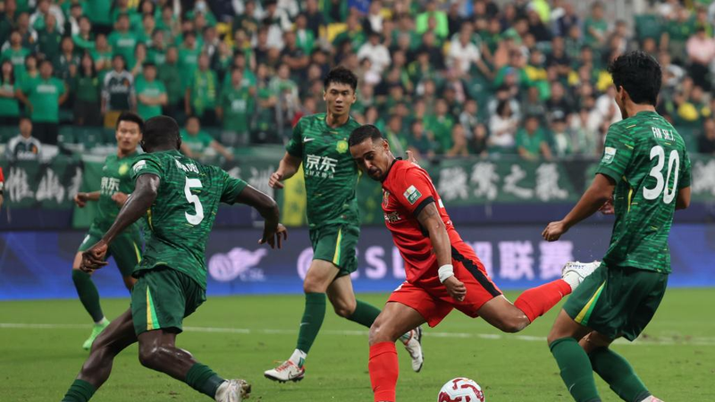 7AQDZ3DIN5NXFCLFA5S0 - 🌍NewspaperAmigo – Your Global News Buddy 🗞️ Leonardo's Hat-Trick Shakes CSL Title Race 🏆⚽