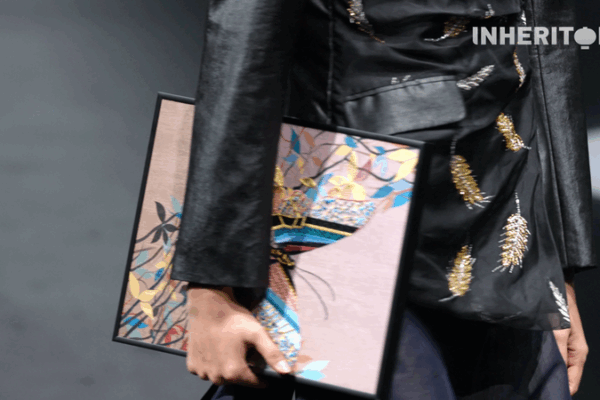 Miao Embroidery Meets AI: Tradition Gets a Tech Twist 🌸💻 Miao Embroidery Meets AI: Tradition Gets a Tech Twist 🌸💻