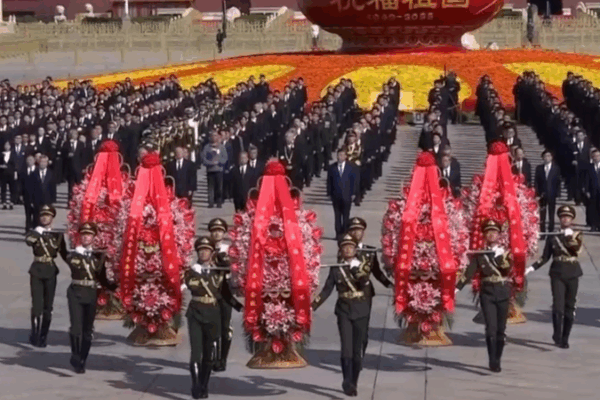 President Xi Honors Heroes on Martyrs’ Day ๐ธ๐จ๐ณ President Xi Honors Heroes on Martyrs' Day ๐ธ๐จ๐ณ video poster