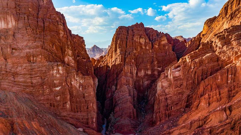 Xinjiang's Canyon of Colors: A Photographer’s Dream Adventure 🌄📸