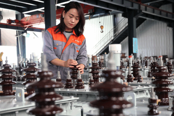 China’s Tech Boom Fuels Economic Comeback 🚀📈 China's Tech Boom Fuels Economic Comeback 🚀📈